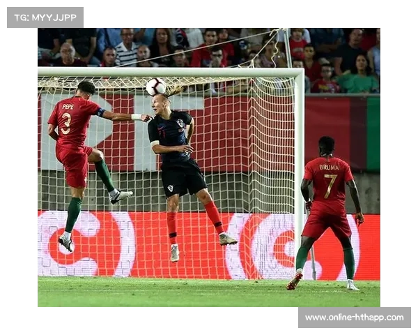 世界杯预选赛葡萄牙佩佩头球解围化解险情